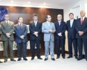 Ex-presidente e aposentados s�o homenageados