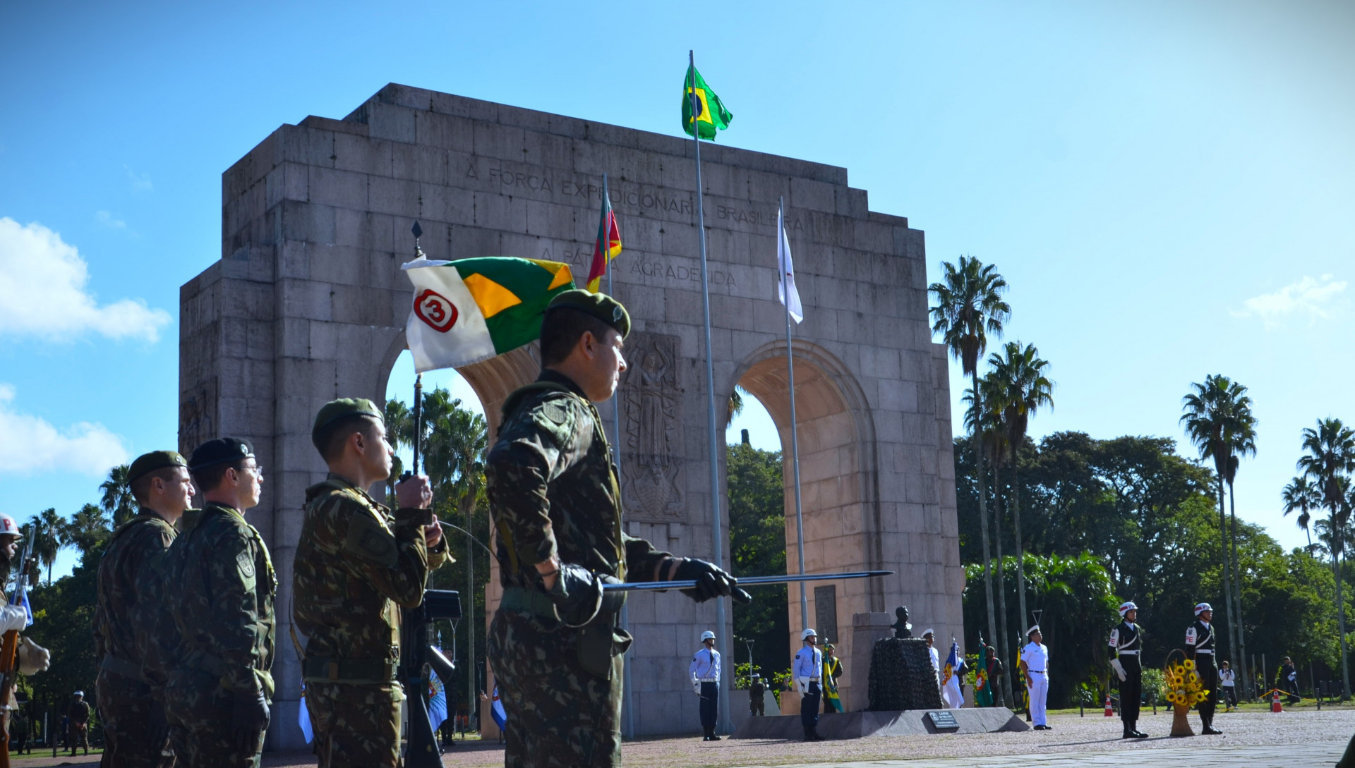 /arquivos/Em homenagem aos 80 anos do fim da Segunda Guerra, AMP/RS participa de ato cívico /arquivos/DSC_4400
