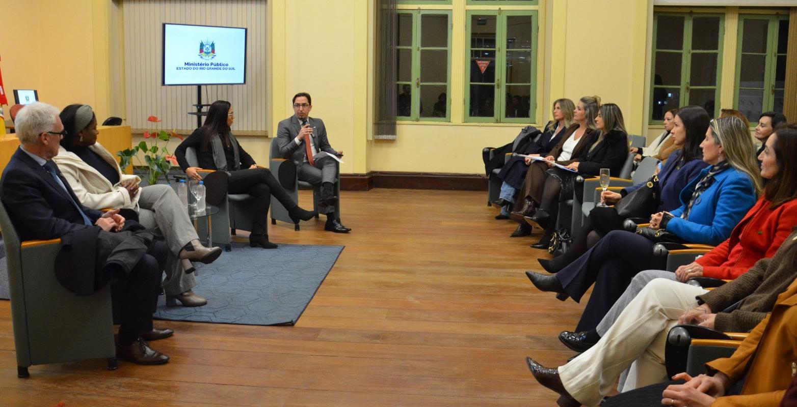 /arquivos/AMP/RS promove palestra sobre uso e impactos da inteligência artificial na sociedade /arquivos/WhatsApp Image 2025-08-11 at 20.00.00 (3)